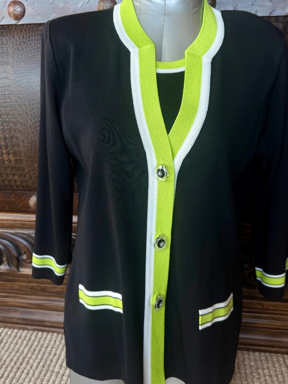 MISOOK BLAZER JACKET; BLACK WITH WHITE/LIMEGREEN TRIM. SIZE SMALL